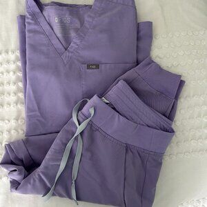 FIGS Set: lavender Single pocket top and jogger pants size MEDIUM